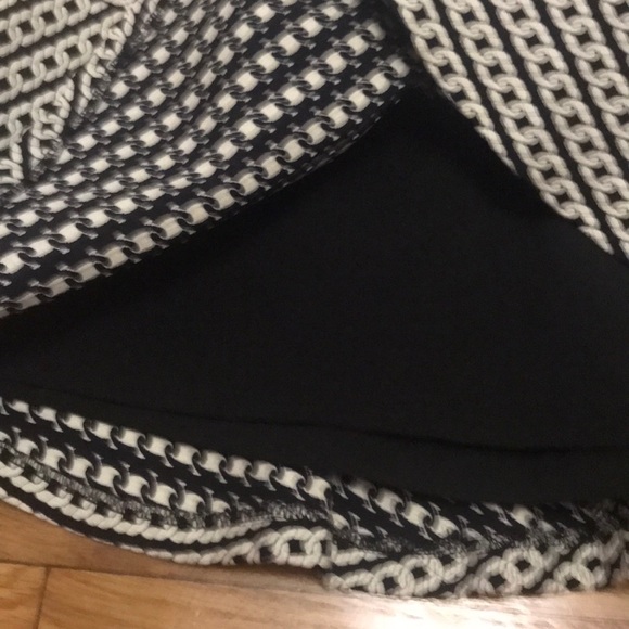 LIKE NEW Banana Republic Jacquard Skirt - 00P - Picture 5 of 6